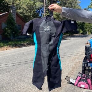Women's Preowned Aqua Lung 2mm ,shorty Wet Suit Size 6
